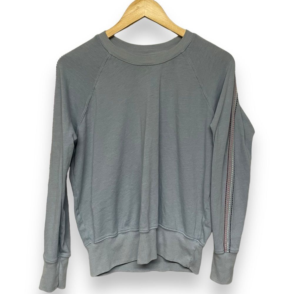 Sundry Clothing Grey Pullover Women's Size 1 (Small)‎